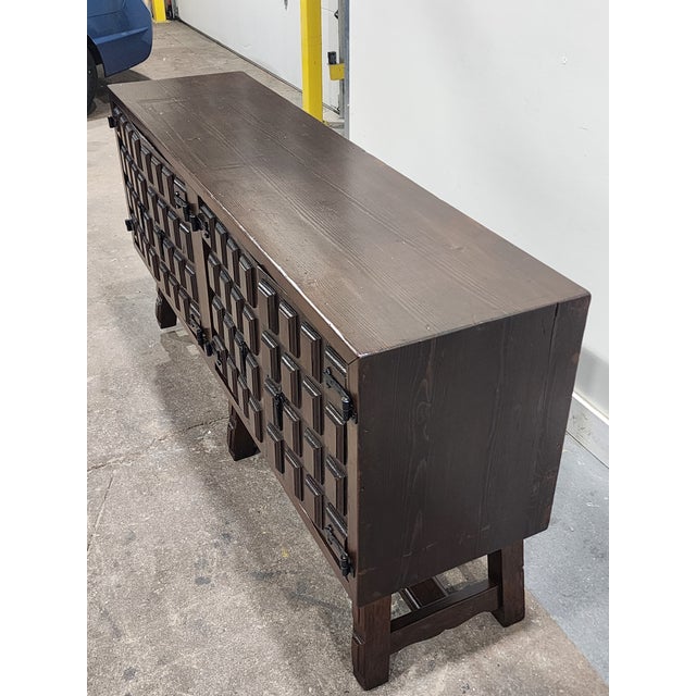 Antique Early 20th Century Spanish Baroque Catalan Carved Wood Credenza For Sale In New York - Image 6 of 16