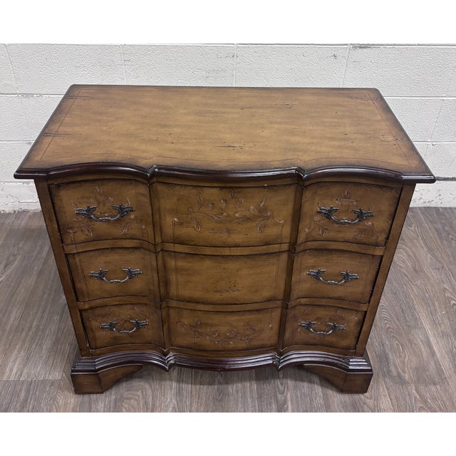 French Provincial French Provincial Style Serpentine Front Three Drawer Bombe Chest For Sale - Image 3 of 9