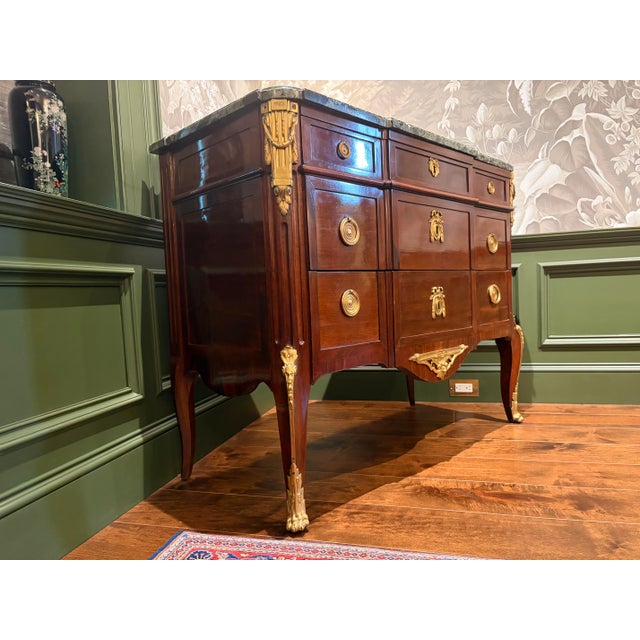 Late 18th Century Louis XV/XVI Transitional Gilt-Bronze-Mounted Mahogany Commode For Sale - Image 9 of 12