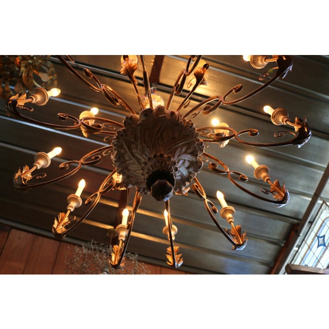 1970s Italian 18-Light Carved Wood & Gilt Metal Chandelier For Sale - Image 18 of 18