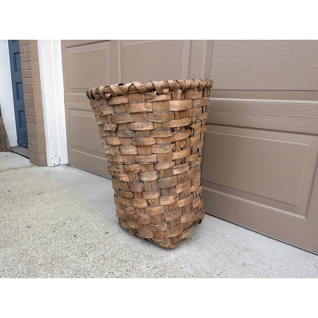 Late 19th Century 19th-Century French Splint Oak Harvest Basket With Original Weathered Patina For Sale - Image 5 of 13