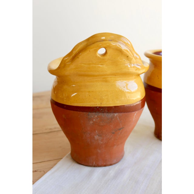 Ceramic Vintage Wall Planters in Yellow Glazed Stoneware, 1980s, Set of 2 For Sale - Image 7 of 8