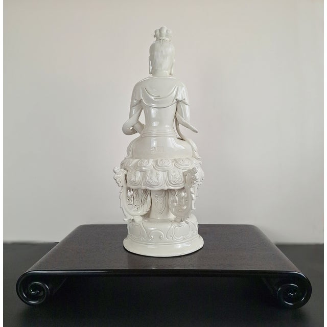 Chinese Chinese DeHua Porcelain Seated Buddha on a Lotus Throne For Sale - Image 3 of 9