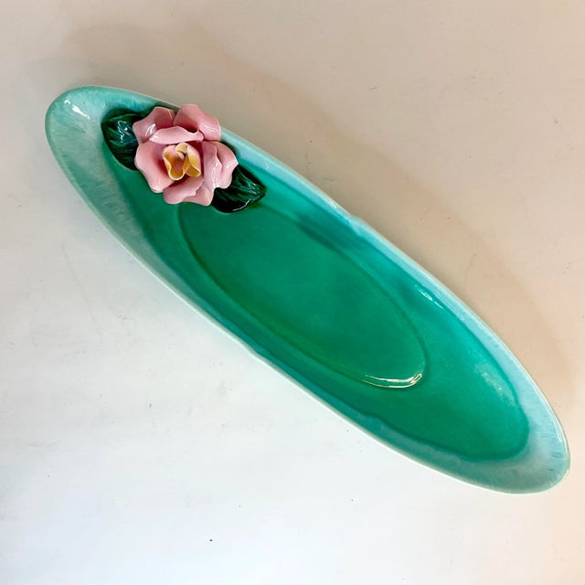 This is a beautiful Turquoise Trome L’Oeil pink Rose serving dish from the 1940s. The USA Pottery piece is great for...
