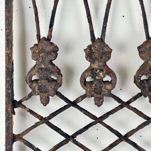 Early 20th Century Architectural Salvage New York City Metal Window Grate in Multi Design Bent Wires For Sale - Image 4 of 15