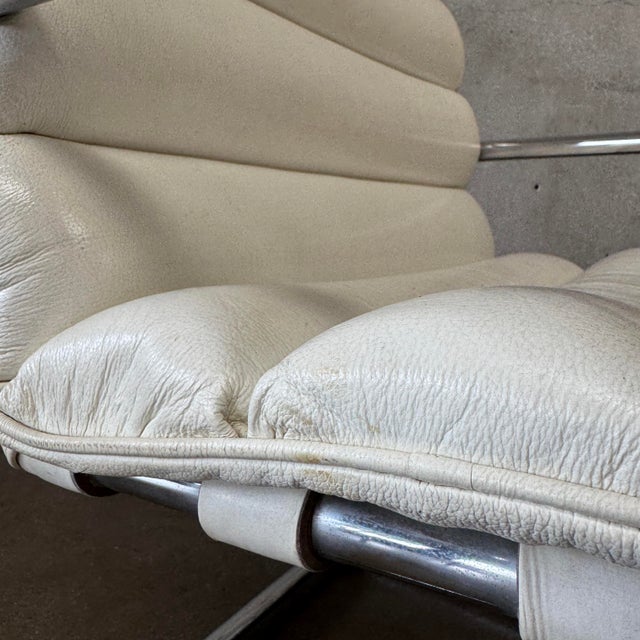 Vintage White Leather and Chrome Lounge Chair Attributed to Knoll For Sale In Los Angeles - Image 6 of 12