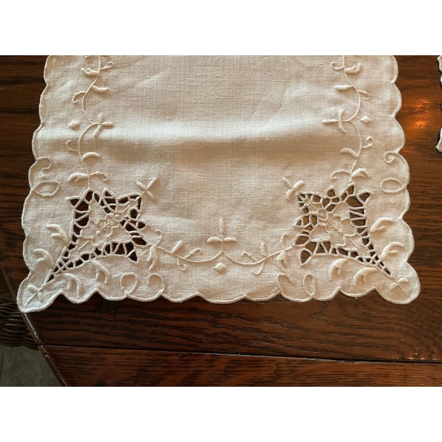 Mid 20th Century Linen Placemats- Set of 7 For Sale - Image 5 of 5