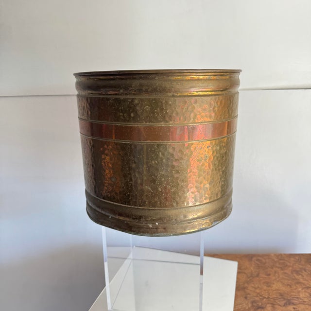 Traditional Traditional Hammered Copper Banded Brass Planter or Wastebasket For Sale - Image 3 of 12