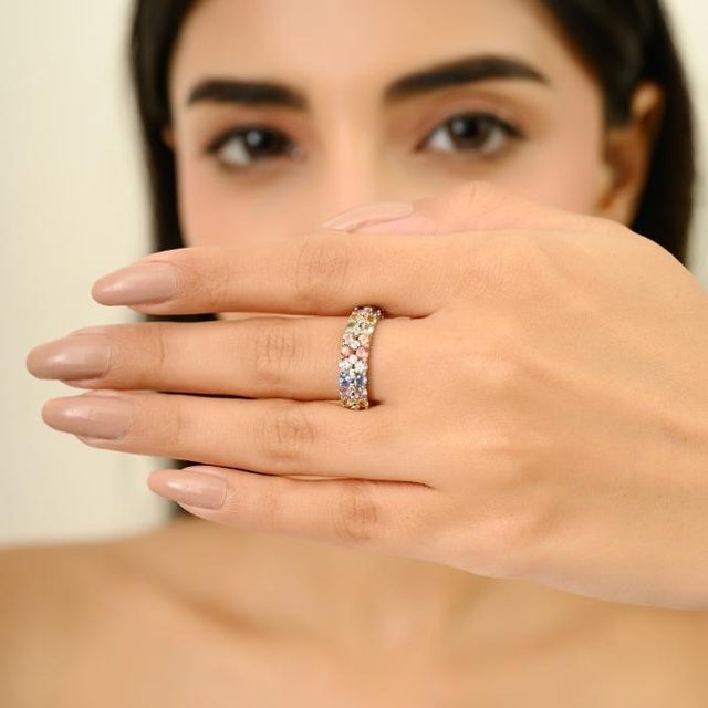 18k Gold Modern Deco Style Multi Color Sapphire Band Ring for Women in Size 6 For Sale In New York - Image 6 of 11