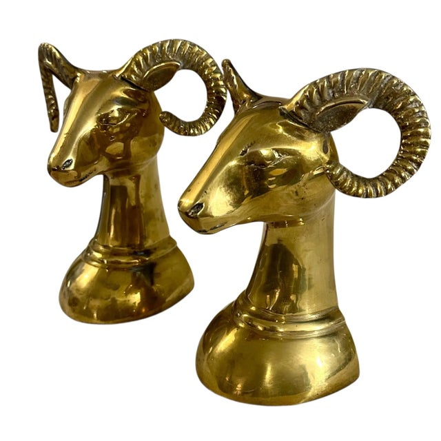 A pair of vintage brass rams head bookends, circa 1970s. The bookends are in very good condition with very nice patina....