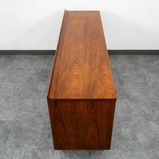 Mid Century Modern Dresser Credenza Broyhill Sculptra Brazilia 6 Drawer MCM For Sale In Sacramento - Image 6 of 10