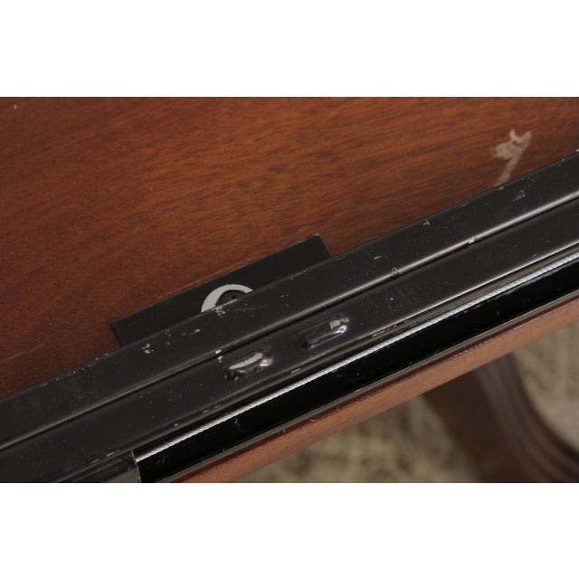 Round Large Banded Mahogany Inlaid Dining Table For Sale - Image 14 of 18