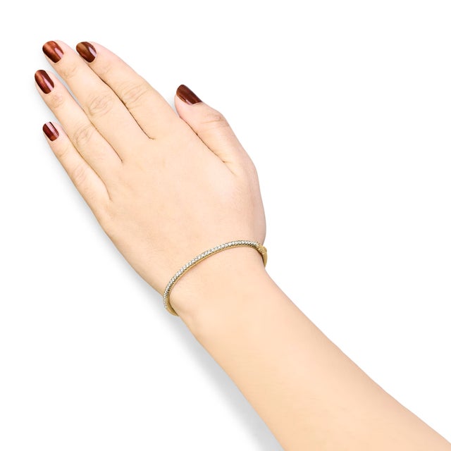 Early 21st Century 14K Yellow Gold 1.00 Cttw Half Eternity Diamond Bangle Bracelet (G-H Color, SI2-I1 Clarity) - 7" Inches For Sale - Image 5 of 6