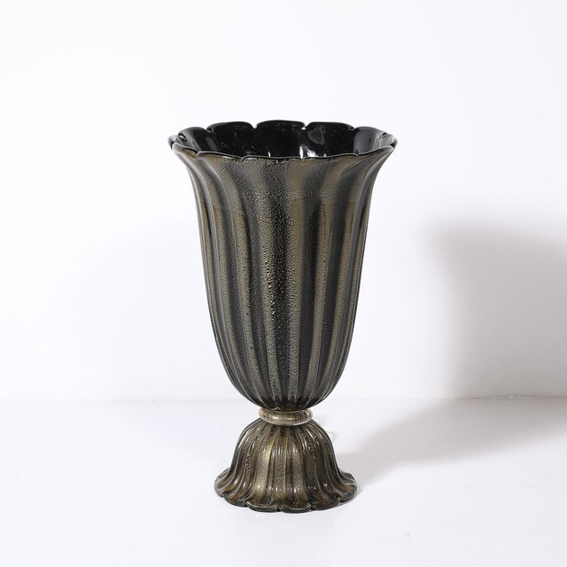 This exquisite pair of Art Deco hand-blown Murano glass table lamps epitomizes Italian craftsmanship, showcasing a...