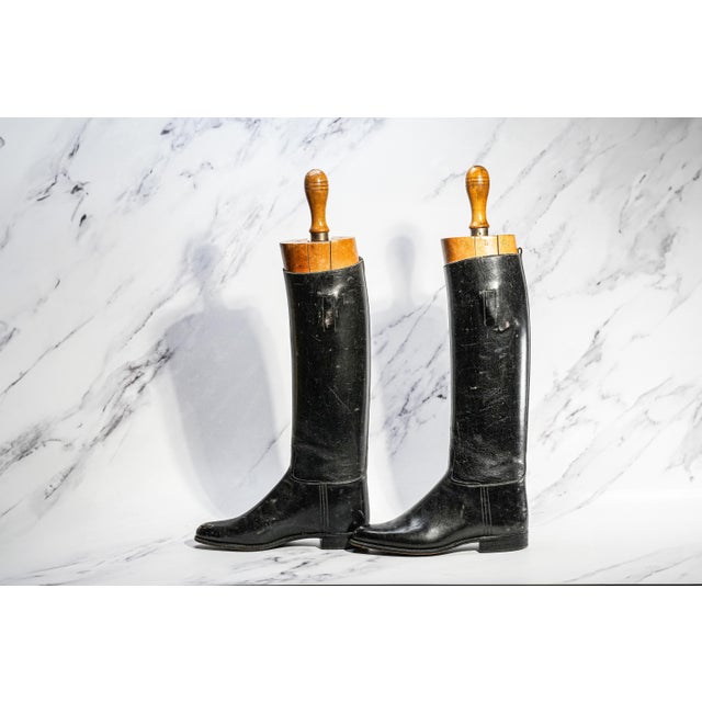Nice Horse Riding English Antique Black Leather Boots Wood Trees Home Decor Prop Country Equestrian For Sale - Image 4 of 8