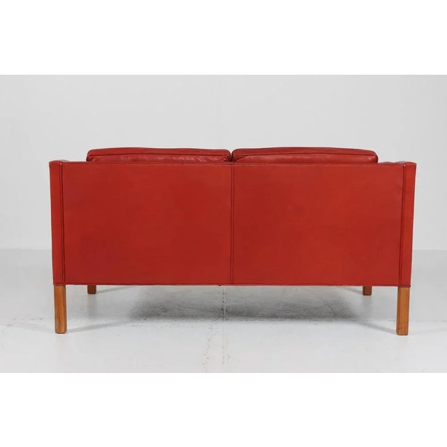 Børge Mogensen Model No. 2212 2-Seater Sofa in Reddish Brown Leather with Oak Legs by Børge Mogensen for Fredericia Furniture, Denmark, 1980s For Sale - Image 4 of 13