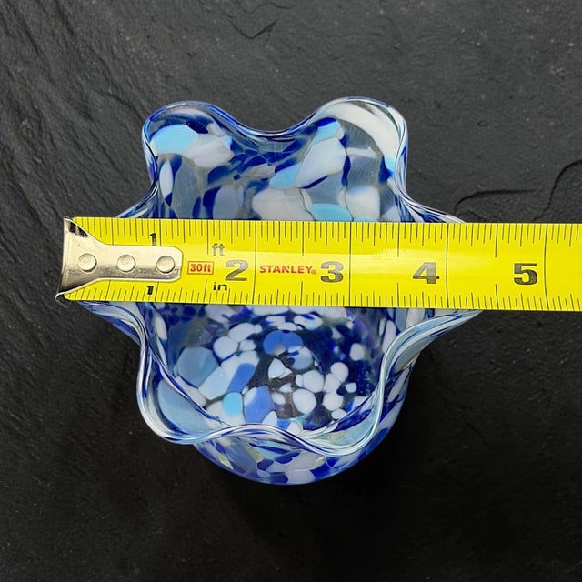 Mid-Century Modern Vintage MCM Signed Hand Blown Confetti Ruffled Art Glass Bowl Handkerchief Vase For Sale - Image 3 of 5