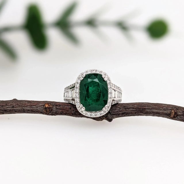 5.6ct Emerald W Earth Mined Diamonds in Solid 14k White Gold Cushion Cut Ring Size 7 For Sale - Image 9 of 9