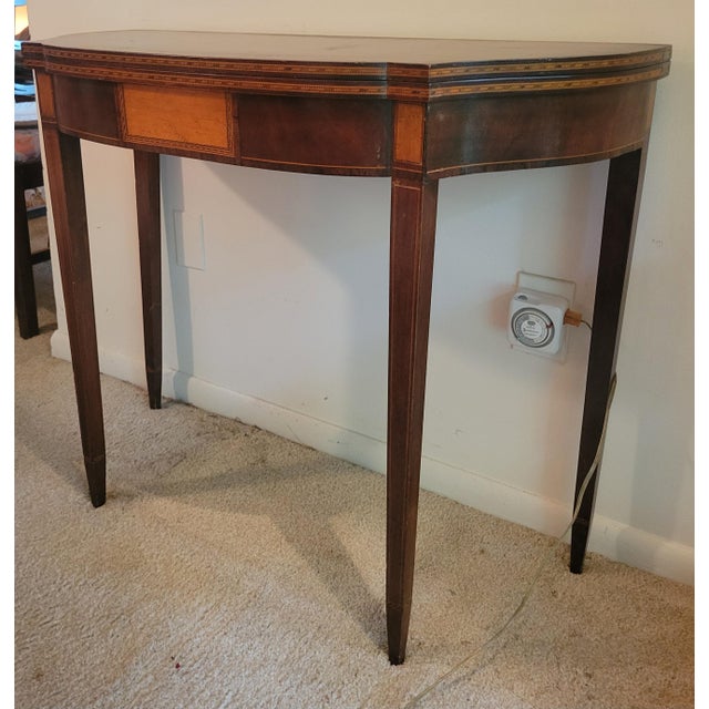 C. 1900 Valiant Furniture Inlaid Mahogany and Satinwood Flip-Top Hepplewhite Gaming Table For Sale In Baltimore - Image 6 of 14
