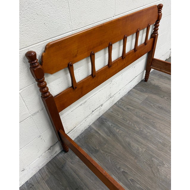 Vintage Full Size Early American Colonial Style Maple Spindle Low Poster Bed For Sale - Image 4 of 10