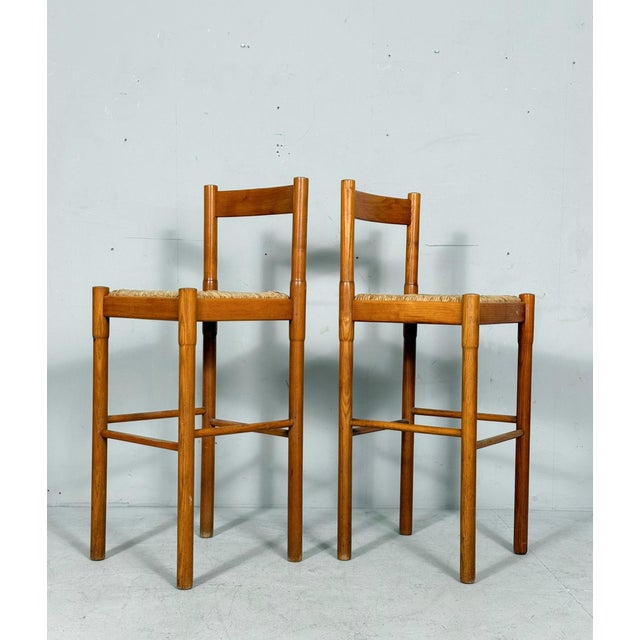 Frame in varnished pine with backrest and braced legs, woven rush seat, 1960s, italy. dimensions: h. 102 cm, w. 40 cm, d....