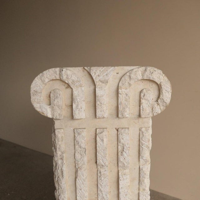 Vintage Mactan Stone Plinth, in Good conditions.