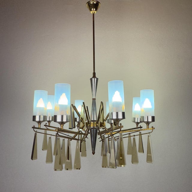 Large Mid-Century Italian Sculptural Chandelier in Brass and Glass, Italy, 1950s For Sale - Image 6 of 18