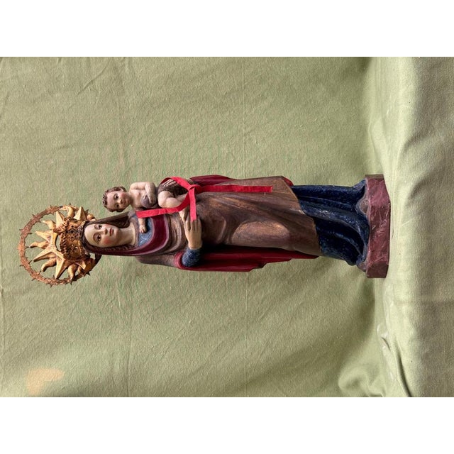 Virgin and Child in Polychrome Wood For Sale - Image 11 of 12