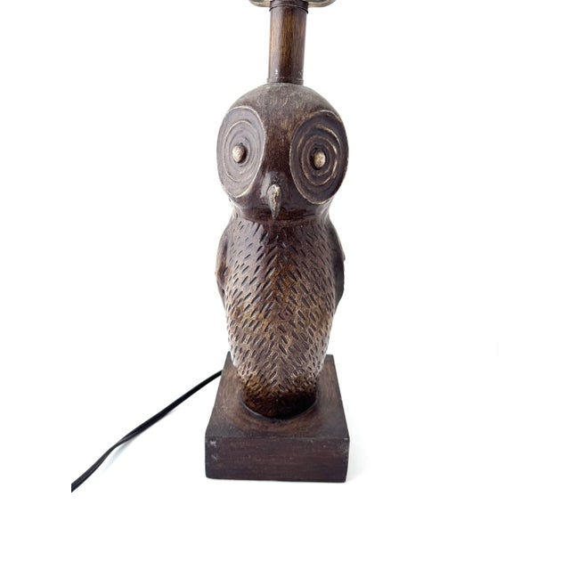 Vintage Owl Large Resin Faux Wood Owl Bedside Tabletop Lamp For Sale - Image 9 of 12