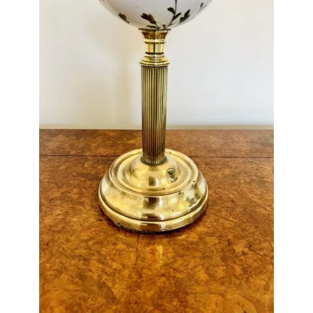 Victorian Oil Lamp, 1860s, in Very Good conditions. Designed before 1890