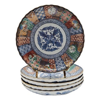Set of Vintage Sanyo Toki Ryu-Ho Scalloped Imari Arita Porcelain Plates – Exquisite Japanese Craftsmanship For Sale