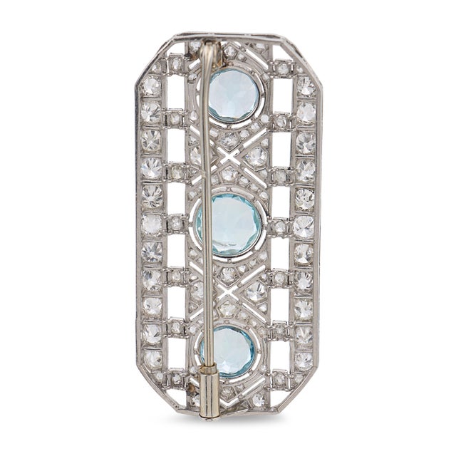 1920s French Art Deco 6.00 Carat Aquamarine Diamond Platinum Brooch For Sale In Los Angeles - Image 6 of 6