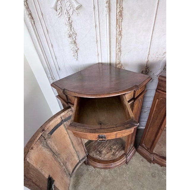 Pair of 18th Century Italian Walnut Corner Cabinets For Sale - Image 12 of 17