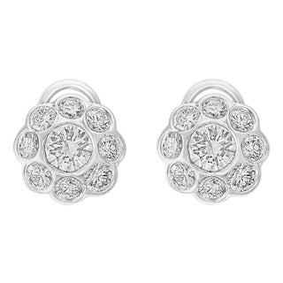 3.2 Carat Diamond VS quality Flower/Cluster Earring 18K Gold 0.8 Ct Solitaire For Sale