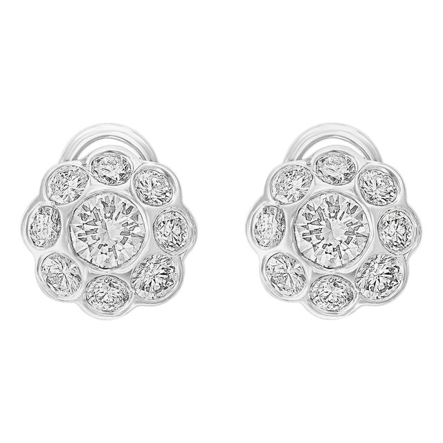 3.2 Carat Diamond VS quality Flower/Cluster Earring 18K Gold 0.8 Ct Solitaire For Sale