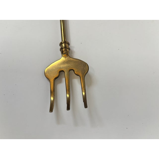 Mid 20th Century Vintage English Brass Toasting Fork With City of London Heraldic Coat of Arms For Sale - Image 5 of 14