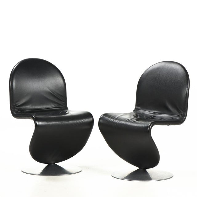 Fritz Hansen Set of Black Leather Model 1-2-3 Side Chairs by Verner Panton for Fritz Hansen, 1970s For Sale - Image 4 of 6