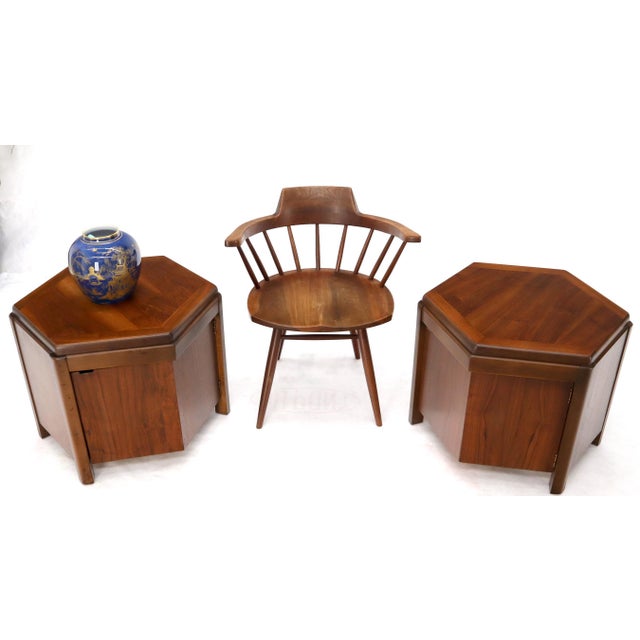 Late 20th Century Pair of Hexagon Walnut End Side Tables w/ One Door Cabinets Storage Compartment For Sale - Image 10 of 17
