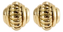 Example of David Webb Jewelry