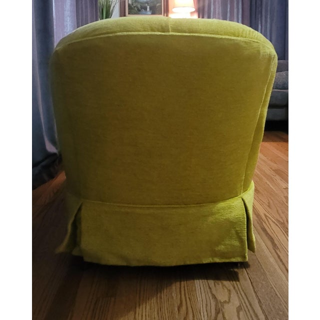 1960s Vibrant Yellow Mid-Century Sofa Chaise Lounge Tufted Velvet For Sale - Image 4 of 11