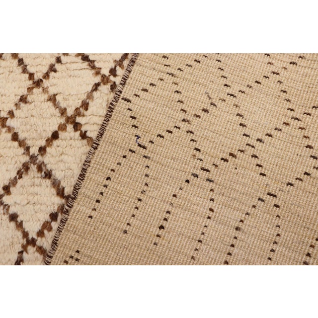 Beige Moroccan Trellis Beige/Brown Wool Rug - 5'1'' X 8'1'' For Sale - Image 8 of 10