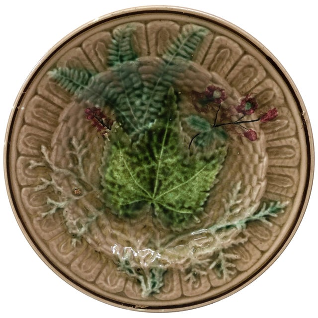 Late 19th Century Late 19th Century English Majolica Leaves & Flowers Plate For Sale - Image 5 of 5