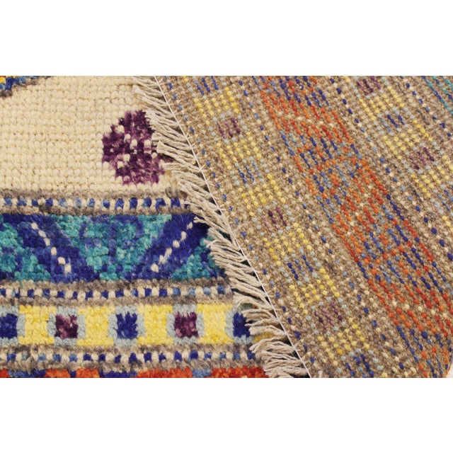 Modern Balochi Alfredo Hand Knotted Wool Rug - 5'8'' X 7'7'' For Sale - Image 9 of 10