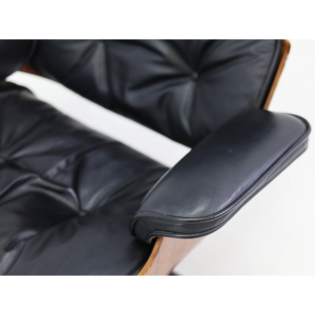 Set of Model 670 Lounge Chair and Ottoman in Rosewood and Black Leather by Charles & Ray Eames for Herman Miller, USA, 1956 For Sale - Image 9 of 17