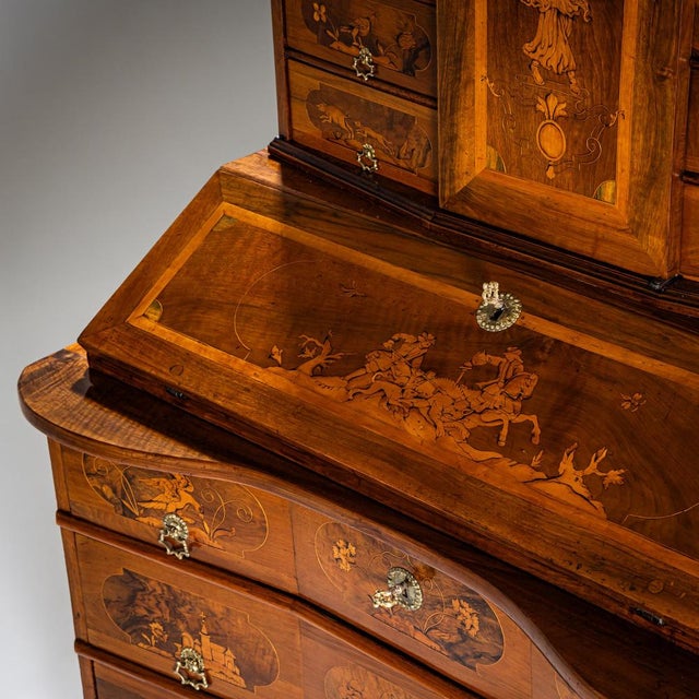 Baroque Secretaire in Walnut For Sale - Image 5 of 11