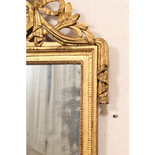 French 19th Century Mirror with Bouquet Carved Crest For Sale In Atlanta - Image 6 of 10