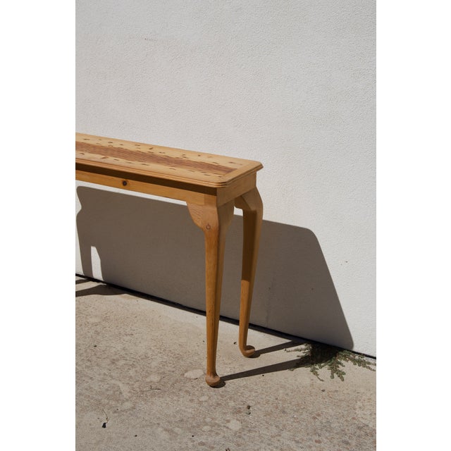 1980s Handcrafted Queen Anne Sofa Table, Fire-Figured Sugar Pine Top For Sale - Image 12 of 14