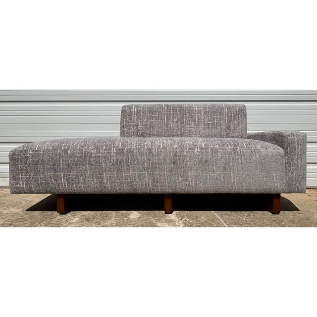 1990s 20th Century Newly Upholstered Italian Chaise Long For Sale - Image 5 of 10