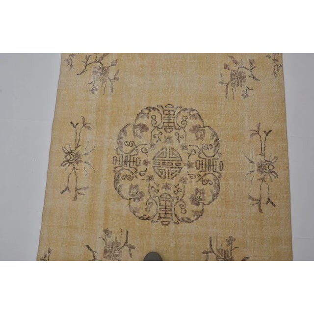 1960s Oushak Anatolian Vintage Rug For Sale - Image 5 of 10