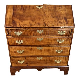 18th Century New England Chippendale Tiger Maple Slant-Front Desk, C. 1760–1780 For Sale